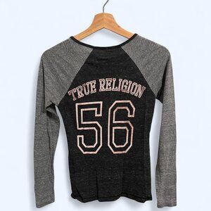 Grey and black True Religion baseball tee with pink and white graphics #Y2KFashi